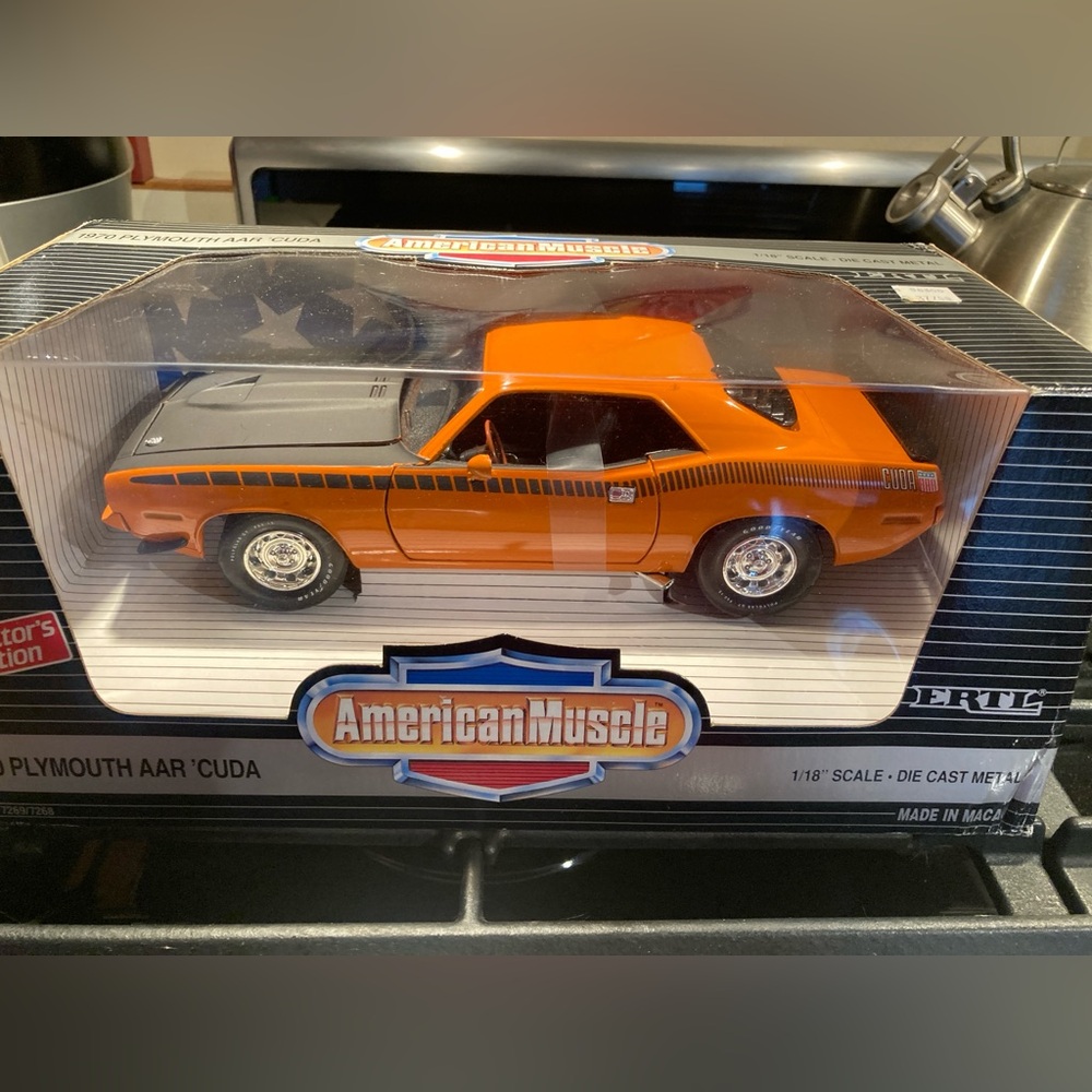 Ertl American Muscle 1970 Plymouth AAR Cuda  orange